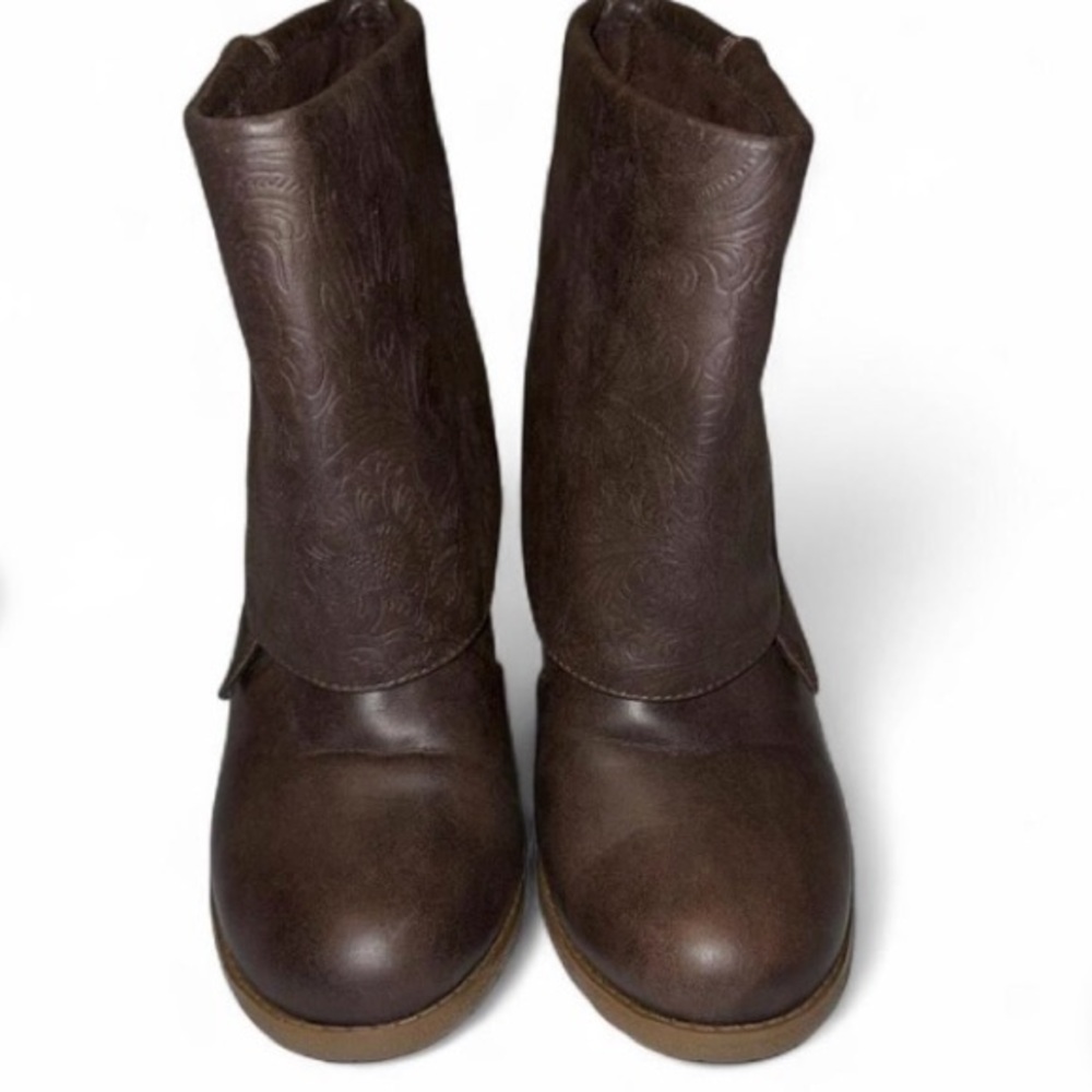 Muk Luks embossed cuff boots - Picture 3 of 7